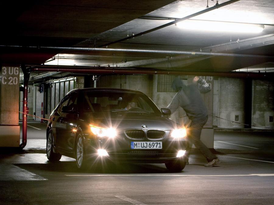  BMW 5-Series Security 2008 года  (фото 2 из 17)